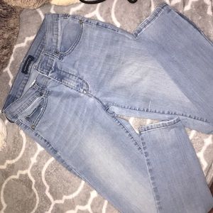 Light Jeans💛.